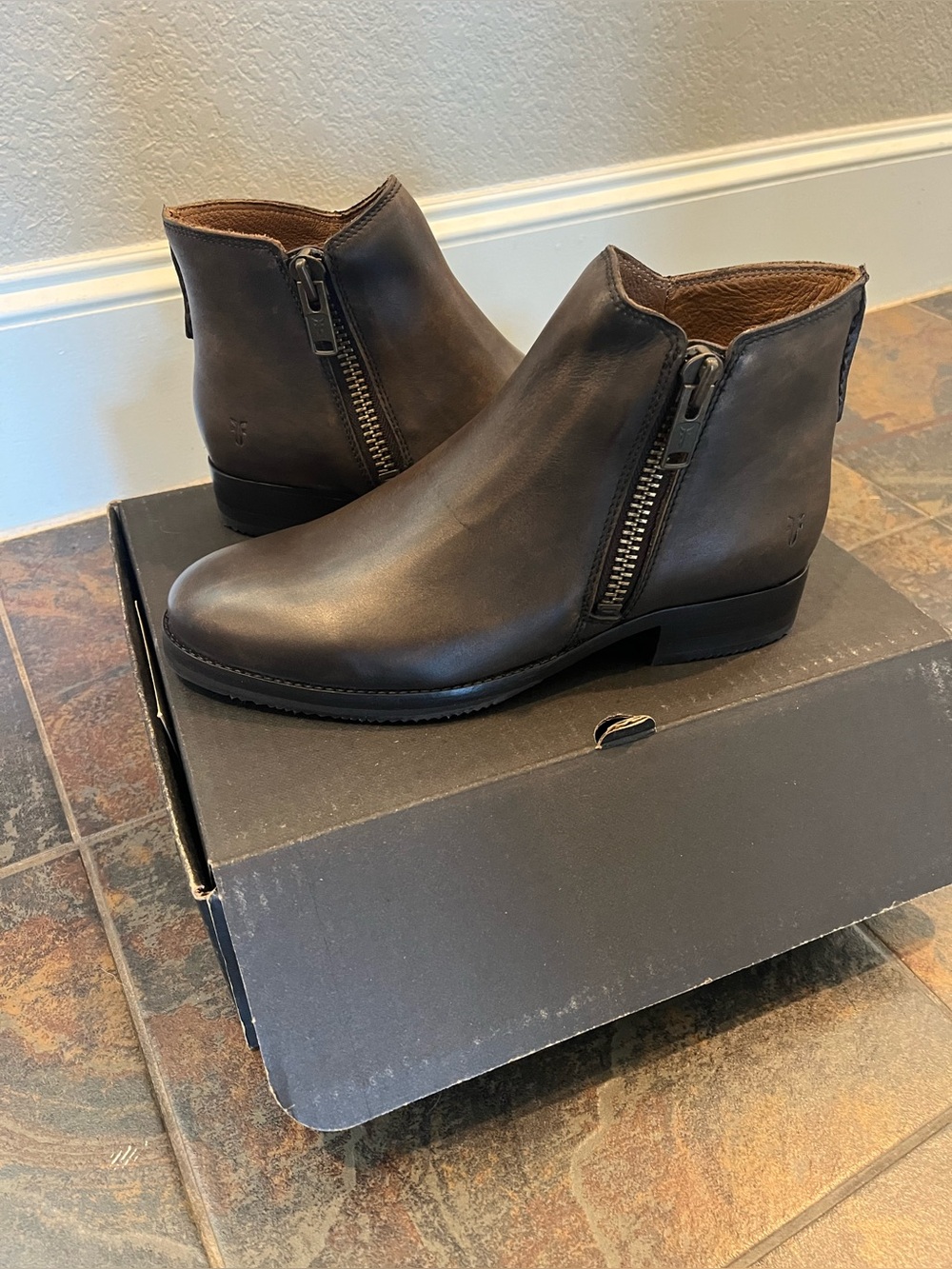 Women’s Frye ankle boots size 8M, brand new, never worn
